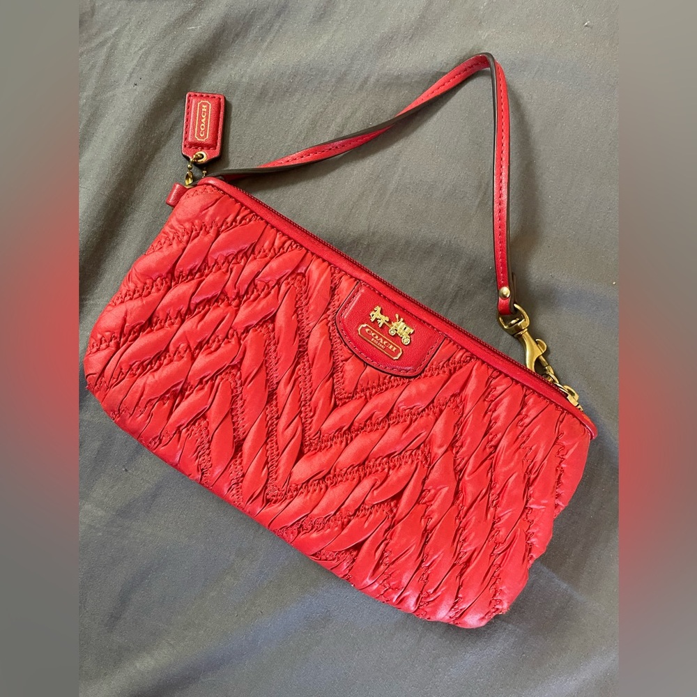 COACH QUILTED CHEVRON MADISON WALLET WRISTLET CLUTCH 70TH ANNIVERSARY RED
